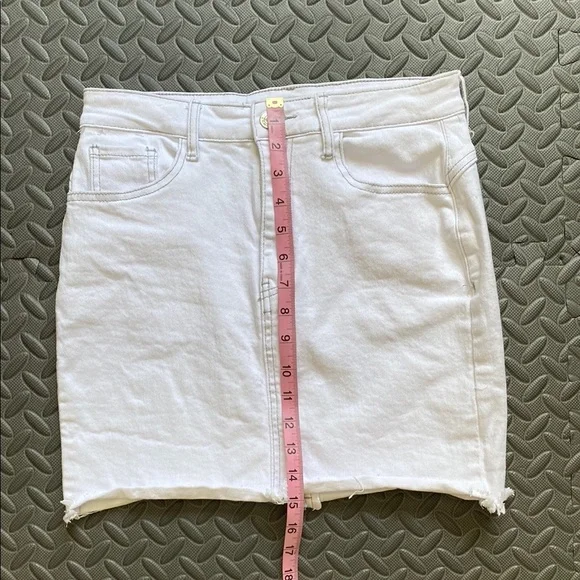 SHEIN White Mini Skirt - Picture 6 of 6